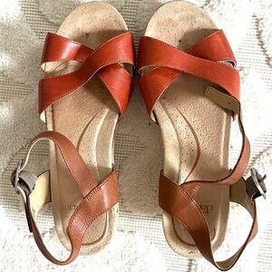 Dansko Larissa Sandal Leather Tangerine Caramel Size 37 US 6.5-7 Wood Heel